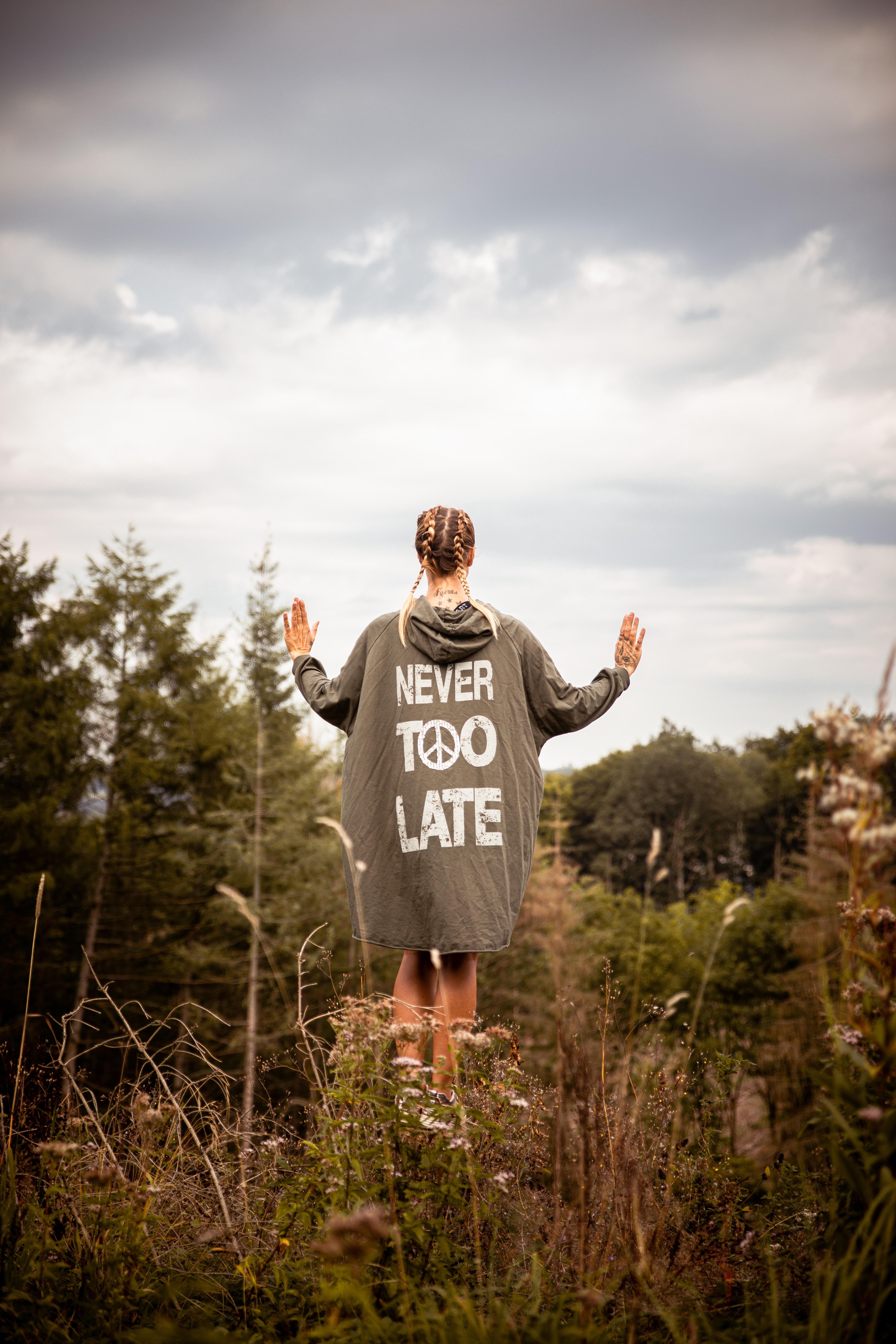Geistige Freiheit. Frau in der Natur